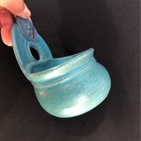 Foxlo Studio Pottery of California Wall Pocket Vase Planter Artist Signed - Picture 3 of 10